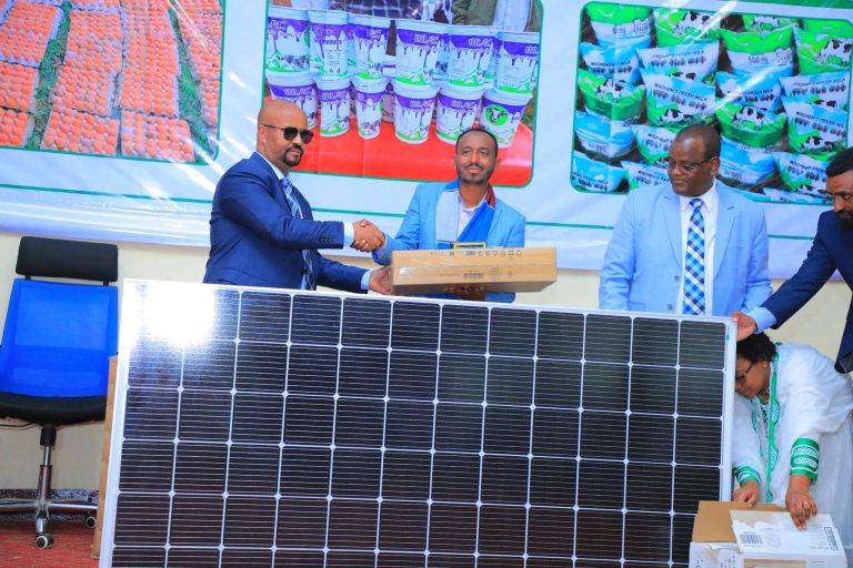 እንኳን ደስ አላችሁ እንኳን ደስ አለን! የስልጤ ዞን ግብርና መምሪያ በክልል አንደኛ በመውጣት ተሸላሚ ሆነ!